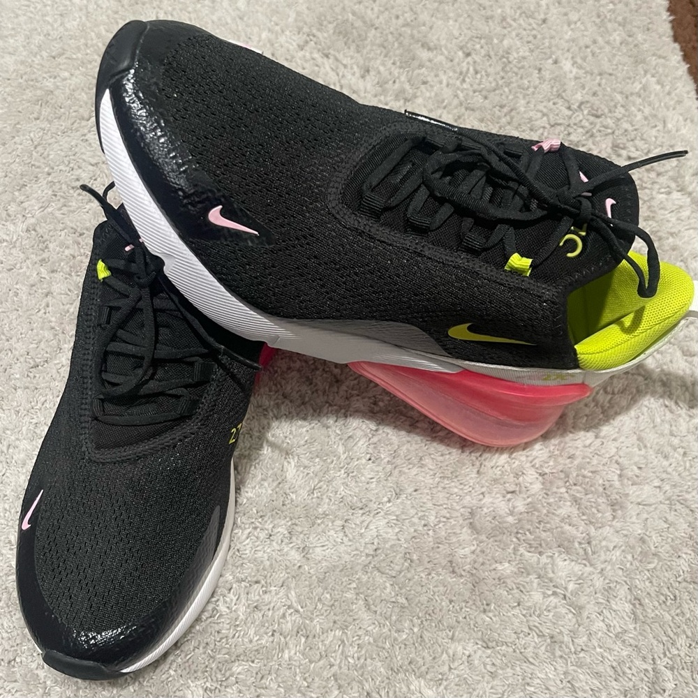 Nike air 270